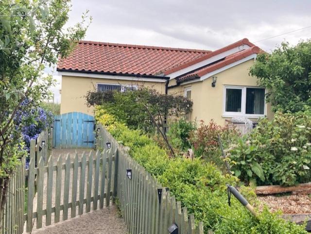 Seaview Bungalow Хорнси Экстерьер фото